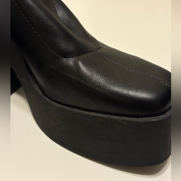 Bershka Black Fitted High-Heel Platform Ankle Boots - Picture 7 of 8